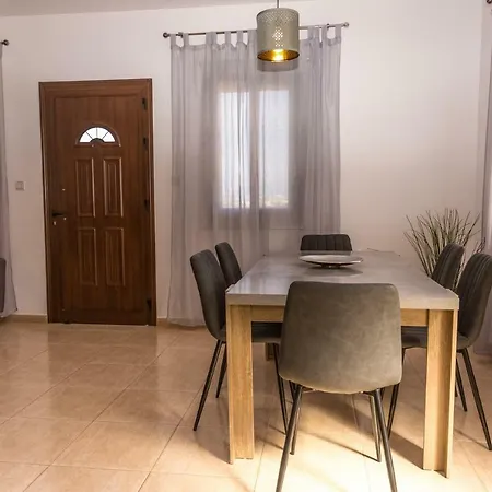 Сasa de vacaciones Dafni Seaview 13 *
